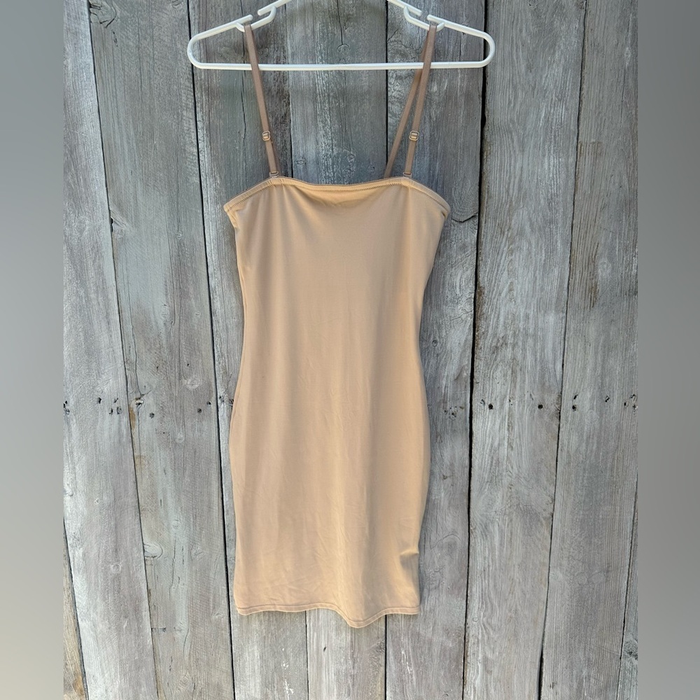 Vintage Vanity Fair Compression Slip Nude Color Size 18‎